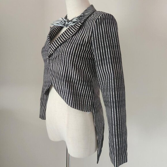 DISNEY Jack Skellington Pinstripe Jacket w/detachable Bat Tie. KIDS 9/10. - Picture 2 of 8